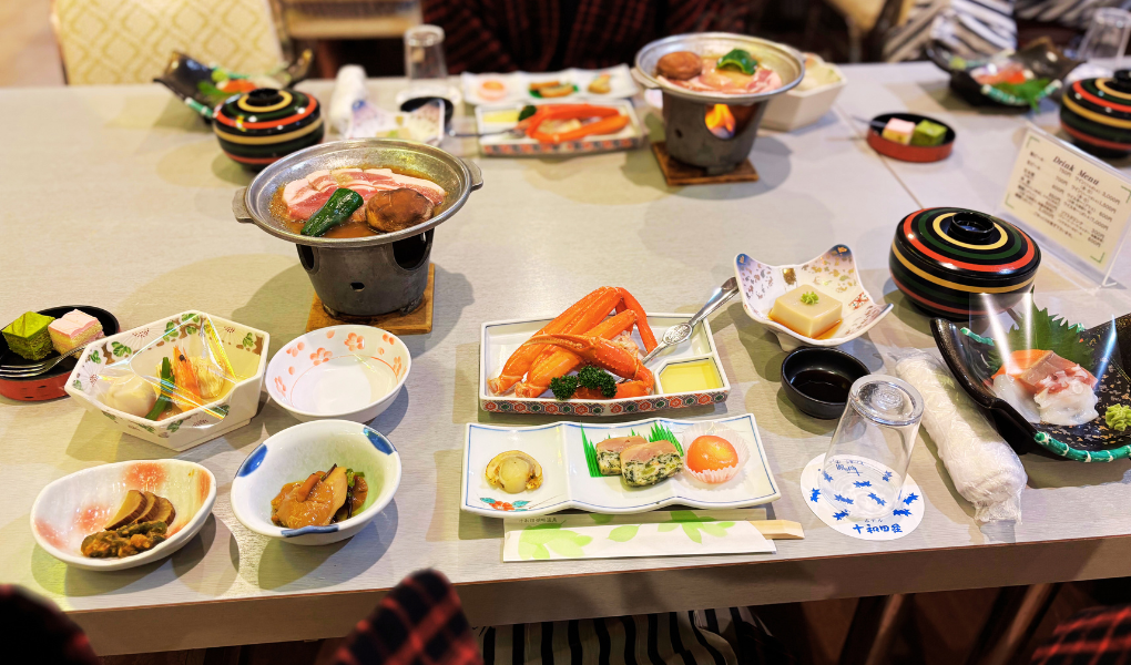 ガーリックポークと三食丼プランの懐石料理